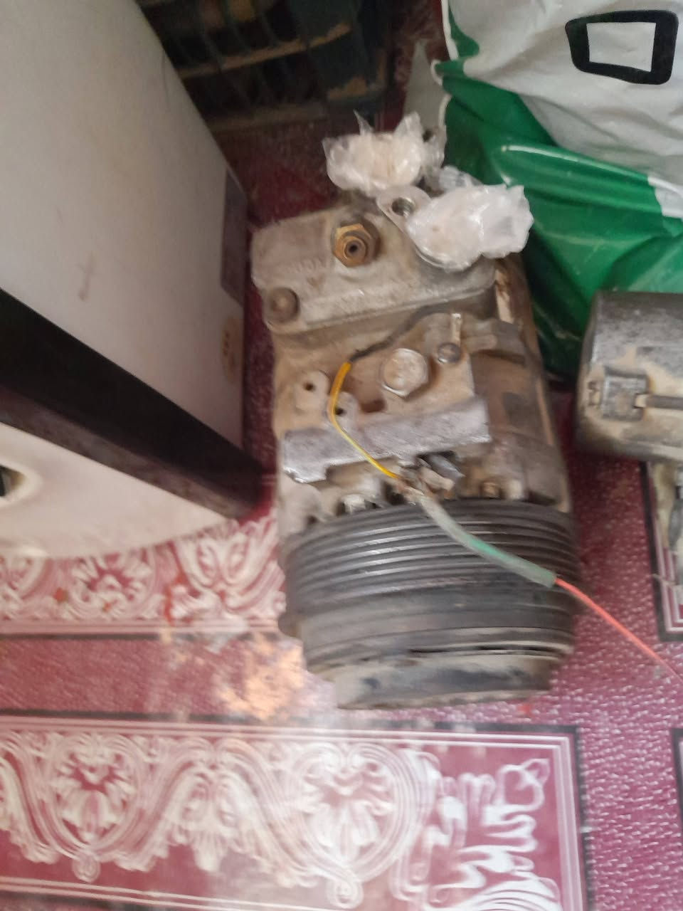 كمبريسر تبريد رانج روفر عادي ٨ سلندر ٤٤٠٠ وباتري ٩٠ امبير للبيع على الفحص والشغل ***********وات ساب
