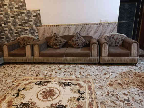 السلام عليكم تخم للبيع 10 مقاعد تسكام نضيف وضخم جداً بدون ضرر العنوان كربلاء حي العسكري قرب مدرسة السبأ السعر 175 للإستفسار الاتصال على الأرقام *********** أو ***********
