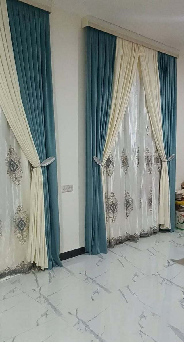 السلام عليكم بردات جديده ومامستخدمه
سعر البارده الواحده ٢٠٠ الف عنوان حي الرساله شارع زوبع
 الرقم الهاتف ***********
