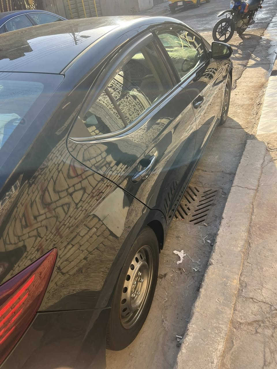 السلام عليكم النترا موديل (20) وارد امريكي الحادث جاملغ امامي ليبل واحد كير يتي السعر (143) رقم التليفون /***********/العنوان الرئاسة العبيدي
