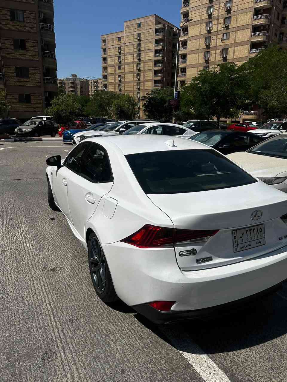 لكزس موديل 2020
is/300 
f/sport
تيربو /2000 
سلندر/4
امريكي فول مواصفات ابيع احزام صاحب رقم السياره ‭0772 290 5928‬
