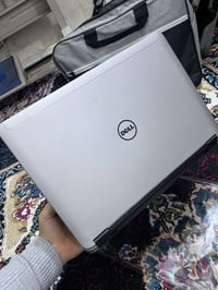 دل • لابتوب • عملاق