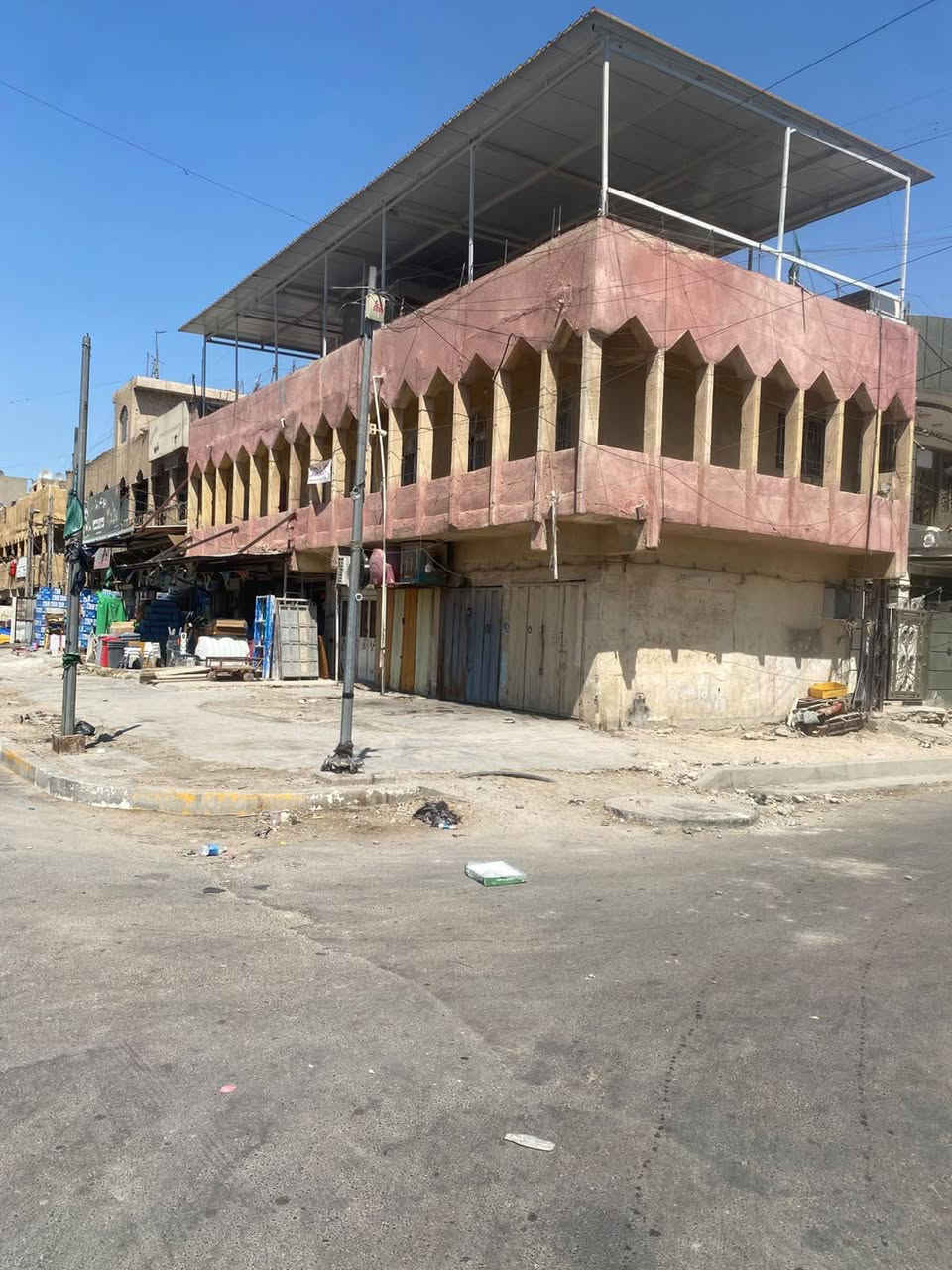 سلام عليكم شقتين للايجار يصلحن كوفي شوب على شارع تجاري قطاع 36 مجاور جامع الانبياء العمارة ركن موقع ممتاز رقم صاحب البناية ***********
