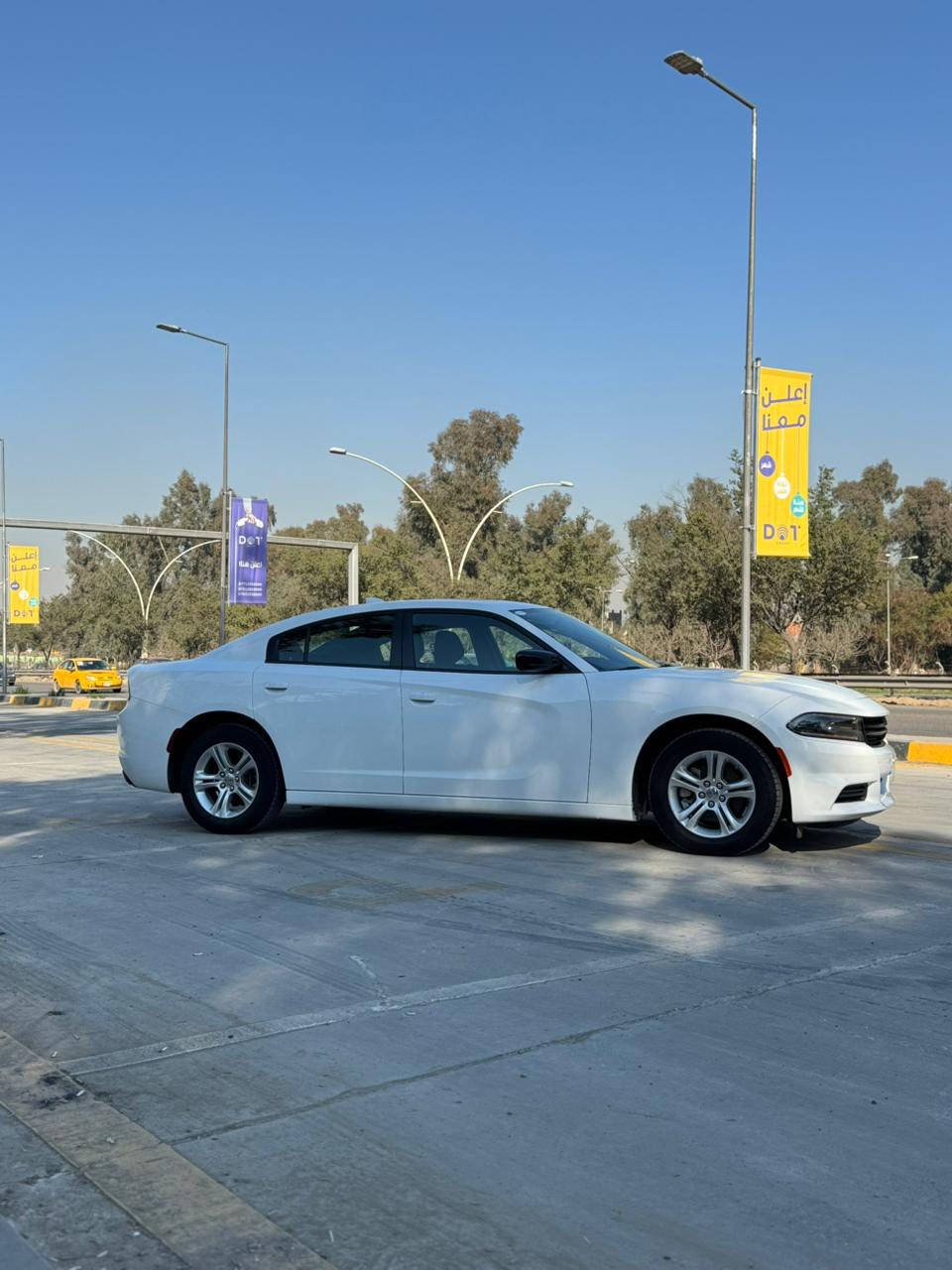 ‏السلام عليكم 
سيارة جارجر 
 للبيع اللون أبيض موديل 2023 SXT 
بصمة + تشغيل عن بعد 
السيارة وارد أمريكي 
كلين بدون ضرر 
محرك 6 سلندر 
السيارة نضيفه بشكل ما ناقصها اي شي 
سيارة مرقم شمال دهوك 
الممشى 25,000 ميل 
مكان السيارة الموصل 
السعر 280$ وبيها مجال بسيط 
للطلب والاستفسار اتصل على الرقم. 
***********.

