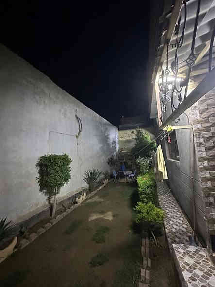 دار سكن طابو صرف في حي ( الأمير الأول ) 
بجانب بيت ( علي جاسم المرور ) 
مساحة ٣٠٠ م - ( بناء ٢٠٠ م / ترك بجانب لبيت ١٠٠ م ) 
( ٢ غرف نوم ) - صحيات داخلية + خارجية 
بناء طابوق - سقف صب كونكريت مسلح 
( بناء جديد ) - ( امام البيت متنزه ) 
( كل الخدمات متوفرة ) ماء - كهرباء - تبليط - مجاري
( تحويل مباشر ) ( أمامه متنزه )

للاستفسار مراجعة مكتب غازي للعقار     
واسط - الزبيدية - قرب أفران المائدة   ***********   
***********
