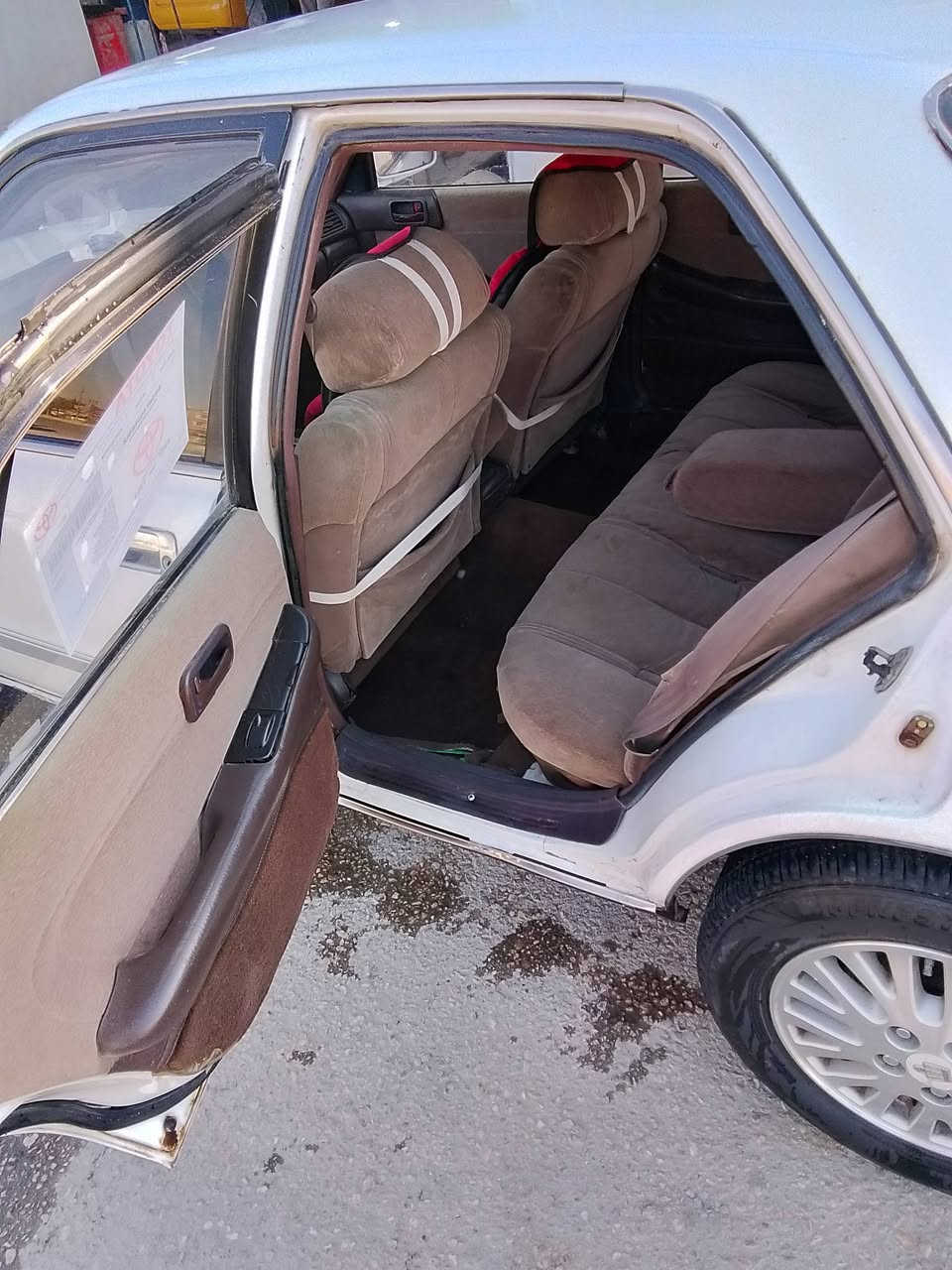 السلام عليكم
مارك تكم كربلائي موديل 92 سيارة جاهزه خير من الله مكفوله  نقل جثه وكصه وعيب شرعي تواير جدد مكينه وكير بلكارتون تبريد شغال سنويه ل31 العسر 60وبيه مجال 

‏‪0777 879 3745‬‏
