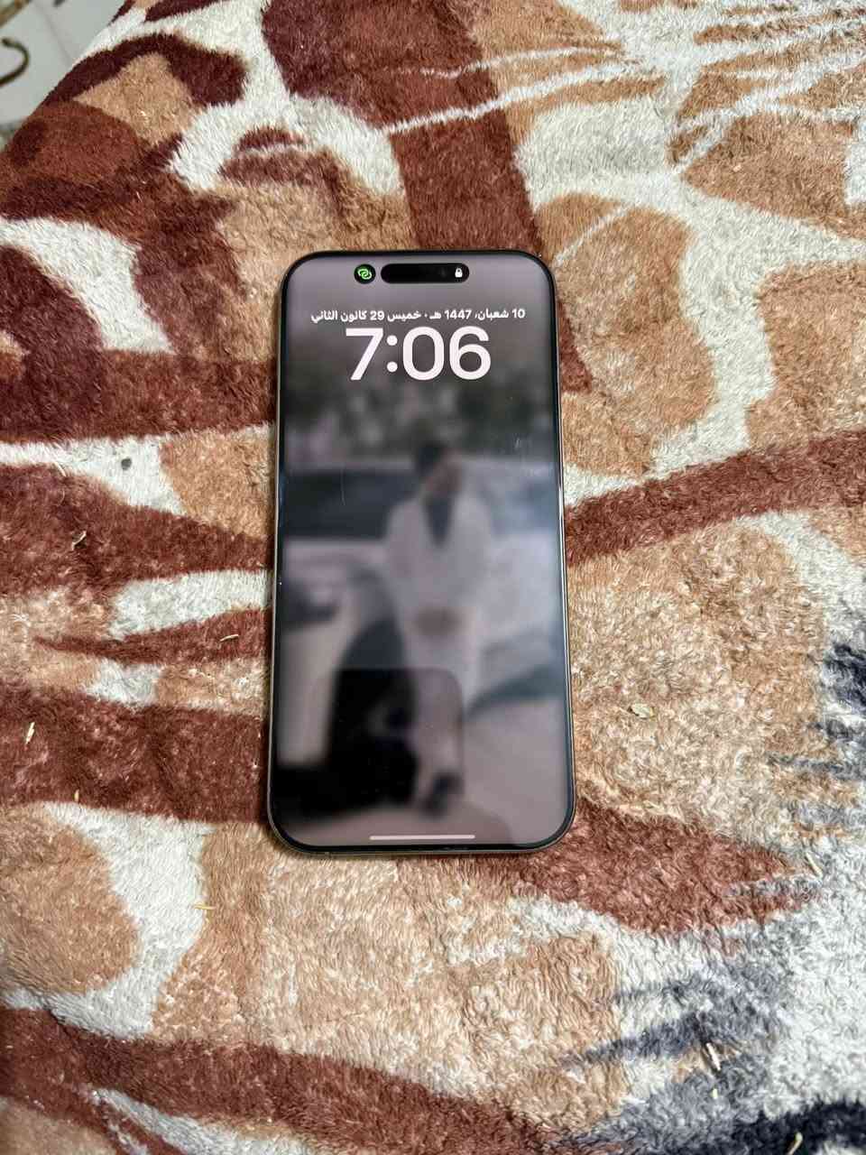 السلام عليكم ايفون 16 promax جهاز نضيف مكفول من الفتح زلغ ما بي بطاريه 98🔋البارحه جانت99 
***********
