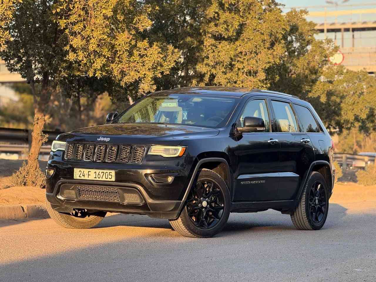 السعر 188 
—

للبيع جيب كراند شيروكي 2018 ليمتد 
ماشية 112000mi
گير ومحرك مكفول
مابيها ضربة فقط صبغ جاملغ باب السائق والباب الخلفي اثر شخوط 
((((بدون معجون بدون ضربة ))))
مواصفات اللميتد  معروفة 
تو ويل
تدفئة تبريد كشنات 
بانوراما 
السعر 188 
مكانها بغداد الدورة 
***********
