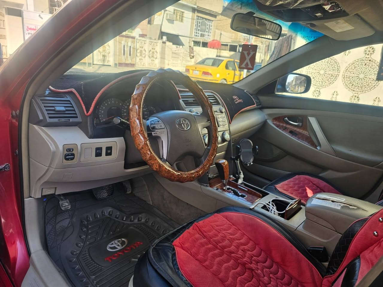 كامري 2008 خليجي
فئة GLX
*********** 
محرك 2400 
فتحة كامرة 
بردة خلفية 
تبريد قطعتين
كشنات مخملي
مكفولة من الظربة والصبغ 
بيه جراد بالبنيد والجنطة 
السعر 110 اوبيه مجال
