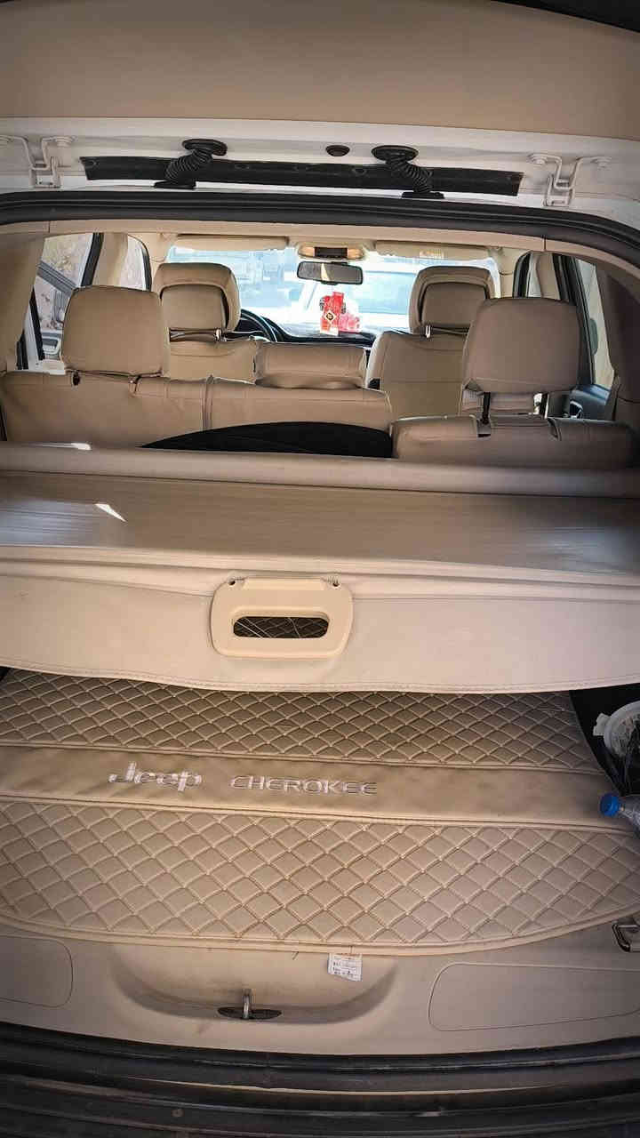 جيب لاريدو موديل 14 سياره خليجيه مكفوله ماعده باردات قليله مواصفات لاريدو تشغيل عن بعد فتحه حساسات خلفيه حساسات جانبيه اشاير بل مري سياره حلوه مال جناي واحلااا من صور سياره جاهزه الاخير ‏‪0771 107 9423‬‏
