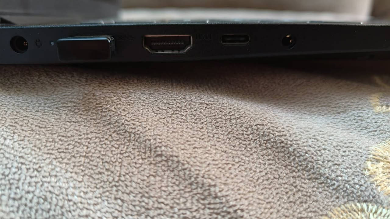 Lenovo Lenovo V15 G4 IRU 83A1000KAX 15.6" FHD 60Hz Core i7-13620H-8GB RAM -512GB SSD - Shared - WIN 11
لابتوب Lenovo Lenovo V15 G4 IRU للبيع

83A1000KAX 15.6" FHD 60Hz

Core i7-13620H

8GB RAM

512GB SSD

Shared

WIN 11

لابتوب نظيف كلش ماخذة جديد قبل فترة

السعر 600 الف

رقمي ***********
