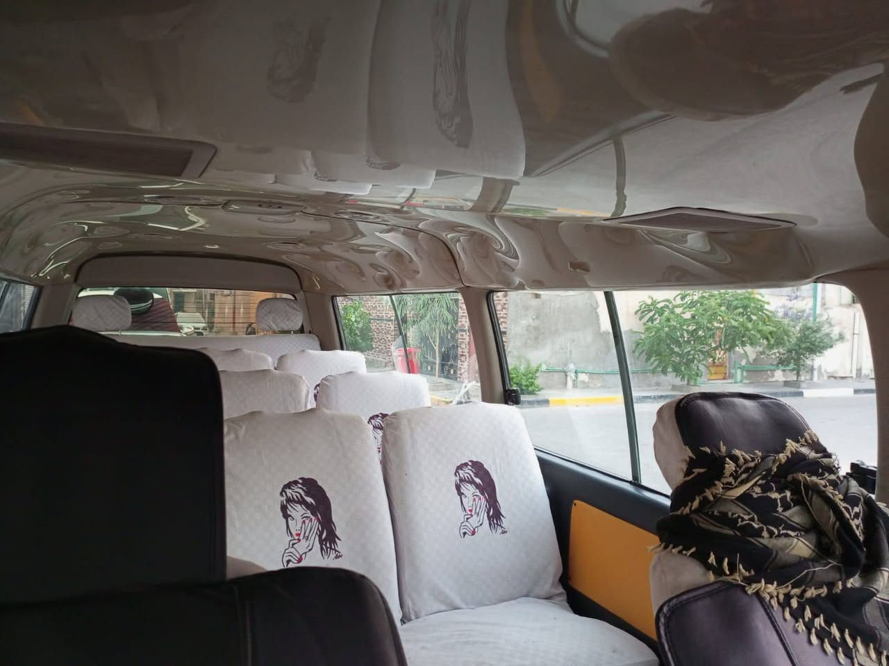 السلام عليكم كيا  H1 موديل2014 حرة من ضربية من هيئة من غرامة رقم جديد انكليزي السعر 75 مكينة محوره ستة اسنتتر بيها مجال  ***********
