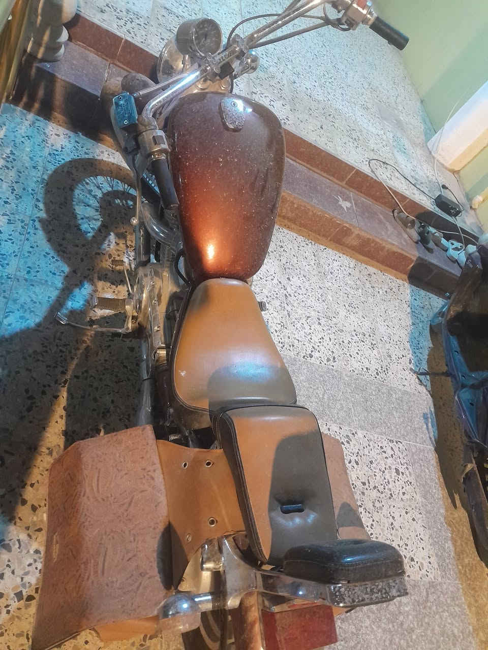 هارلي للبيع 
كلشي مامبدل بي بعده نضيف 
***********
