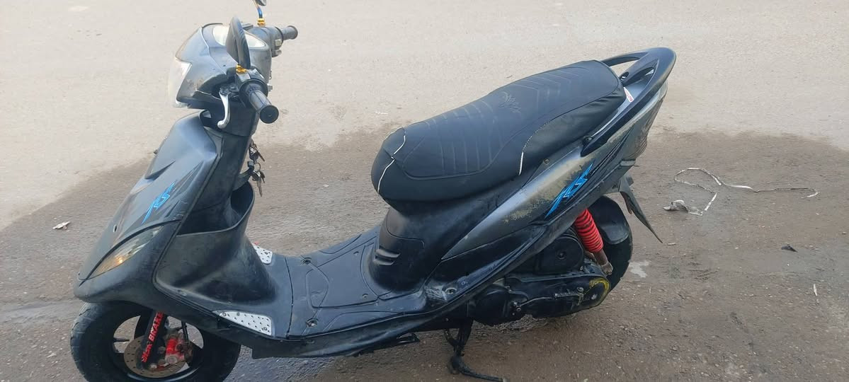 السلام عليكم
ماكس عدله السرعه 120
دراجه بلاديه مكينه ٤٩ بلاد 
مكينه كلجات خير من الله 
شلعه معدل نكره سلف بكل وقت
كهربئيات كلها شغاله 
كفر بلادي دراجه ماناقصها اي شي 
السعر ٦٥٠ وبيها مجال
مكاني بغداد حي النصر 
‎0773 144 6940
