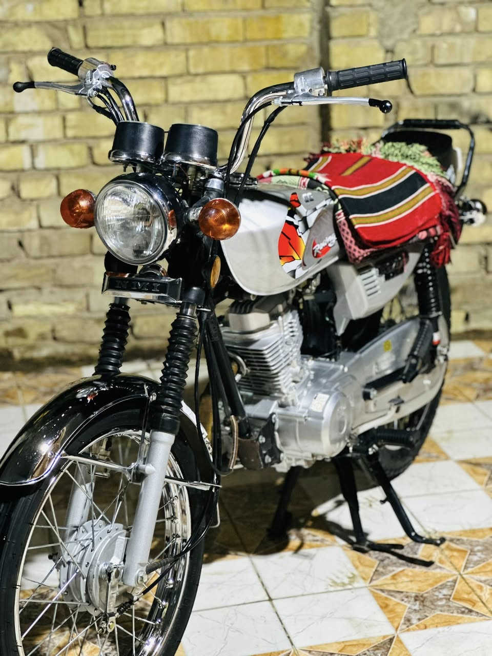 اسلام عليكم نامه تعمير باكستاني مكينه شلامجه دراجه صار 3اشهر من معمره دراجه مناقصه اي شي غراض كله اصلي  السعر 650 وبيه مجال للستفسار ‭0772 184 6070‬
