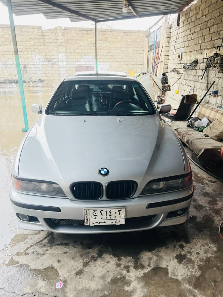 صقر 528 اصل 
موديل 97 محرك وكير شرط  
كير توماتيك وعادي
صبغ جماليه   
فتح في صقف
تبريد❄️ 
كشنات هيتر 💥
ويل ام  
كشنات جلد رياظي 
جمات كهرب 
شرط تحول سنويه 2027
0751 54 234 62.                ***********
