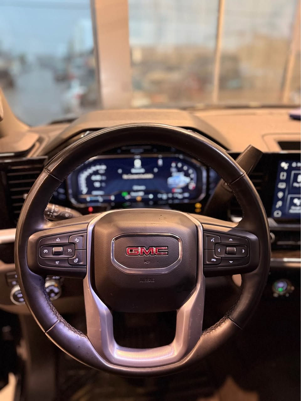 وارد امريكى موصفات SLE داخله ابراهيم خليل سياره كلين تايتل داخل و بيها قطعتين كلير باب خلفي سايق و جاملغ خلفي سكن بدون دواخل بدون ايرباك نهايي جديده سياره 
لون / نيلي غامق ميتالك 
ماشيه/ ٣٠ ميل فقط 
سياره جاهزه بدون سيرفز باقي كلها بشرط 
محرك 2.7لتر 4 سلندر تيربوو كشنات كهرباي رادار امامي و شاشه كبير و باب خلفي فتحتين سياره شغال و كشنات تدفئه
نتواجد فقط واتس اپ
*********** اربيل معرض البينا شارع ٤٠ أربيل, العراق
