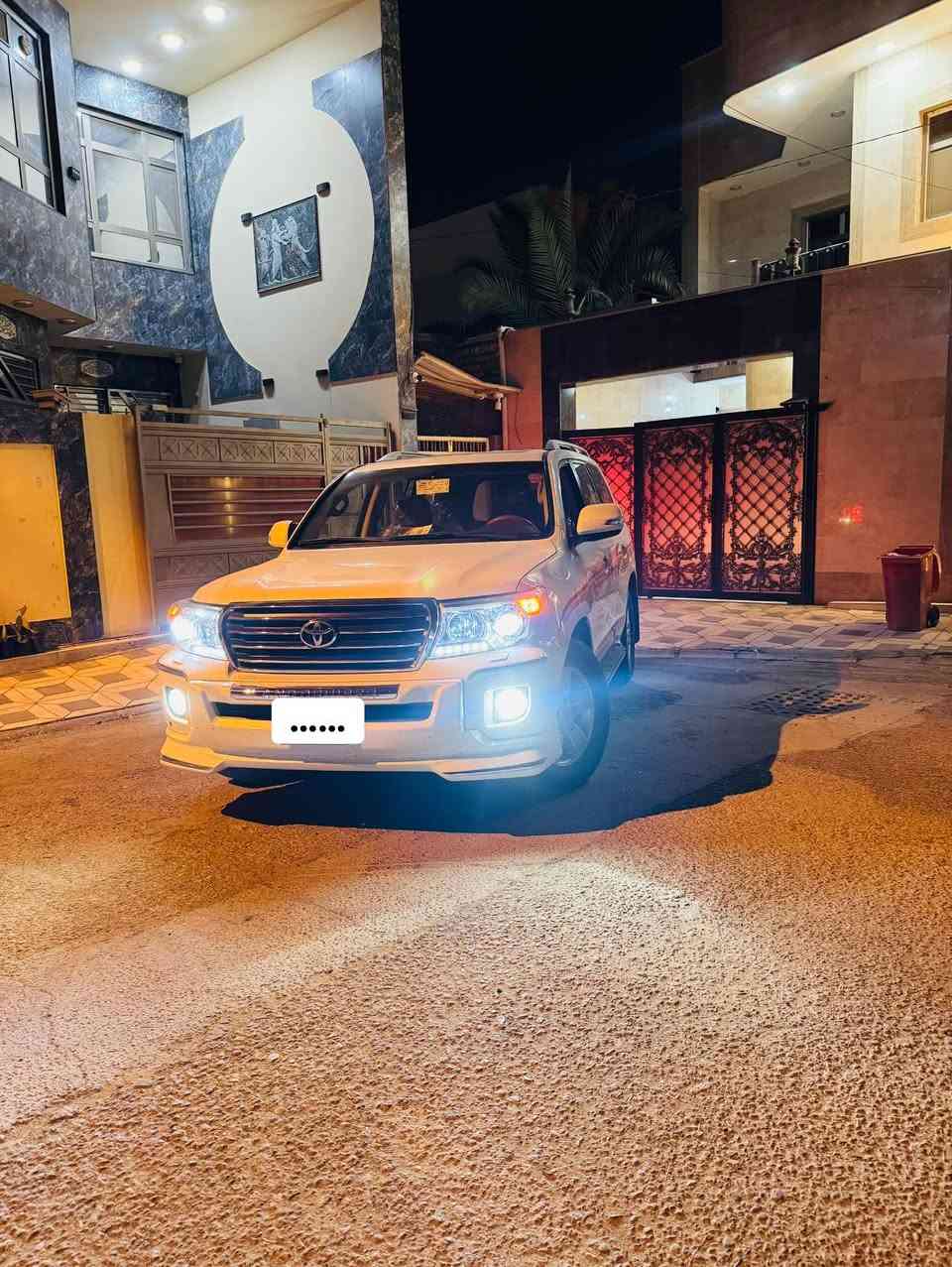 السلام عليكم للبيع لاندكروز بريم موديل 2012 GXR بغداد الدولي بأسمي تحويل ثاني يوم
فول مواصفات 1/1

حساس امامي

حساس خلفي

بصمه تشغيل

بصمه ابواب

فتحه سلايت

كشنات جلد اصلي

كشن كهرباء ثلاث دكم

محرك V6

8 ايرباك 

زراكات لايت 

مري شفط و قلاب 

مثبت سرعه 

سبعه راكب 

ثلاث قطع تبريد 

تحكمات ستيرن كامله 

مطفايه حريق 

 

بلوجكتر زنون

 

ناصي زنون

عالي زنون

وباقي مواصفات معروفه.  

مكينة وكير مكفولات

🛑 فقط صبغ شبر جاملغ امامي

سونار مرفق بالمنشور

مكاني النجف 

ناحية  العباسية 

السعر (350)

***********
