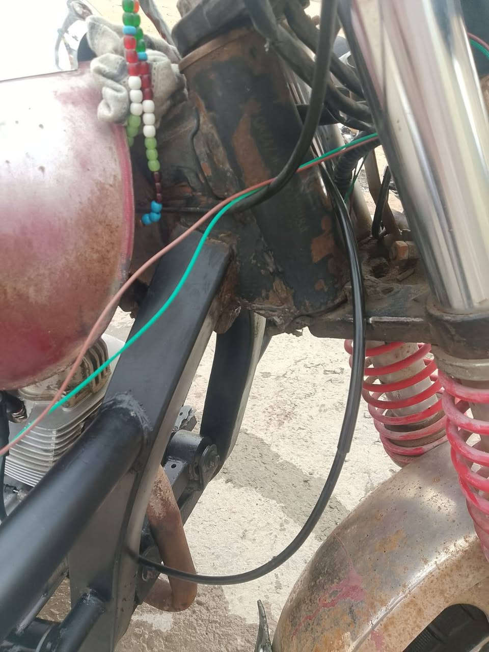 ستوته موديل 13 مقفوله اوراقه شاصي محرك كربايته كلها شغال ستوته حلوه ونظيفه جاهزه مكان كربلاء حي النضال سعرها 900 سعرها اوراقها باسمي شاص مقفول لا لحيم لا هاي كربايتها كلها شغاله ***********
