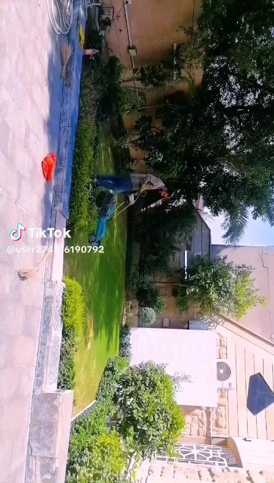 السلام عليكم تصميم  وقص الاشجار وترتيب وعمل سياجات وزرع انواع الثيل والورود والرزق على الله اريد منكم ترفعولي منشوربلا امر عليكم اكون ممنون منكم *********** /////***********
