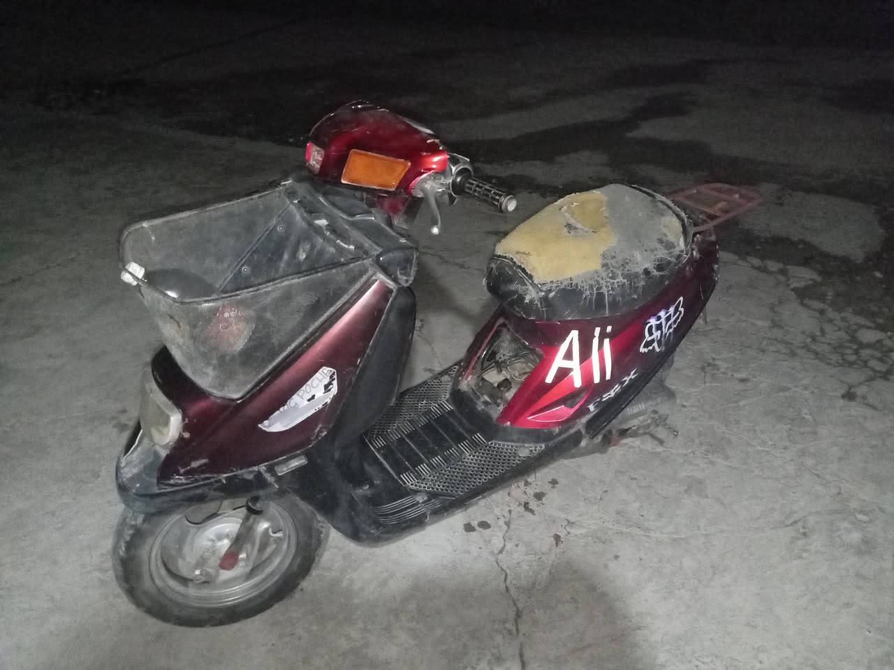 ماطور بزون للبيع شاصي مقوا سعره 80 وبيها مجال مكاني حي صدام ***********
