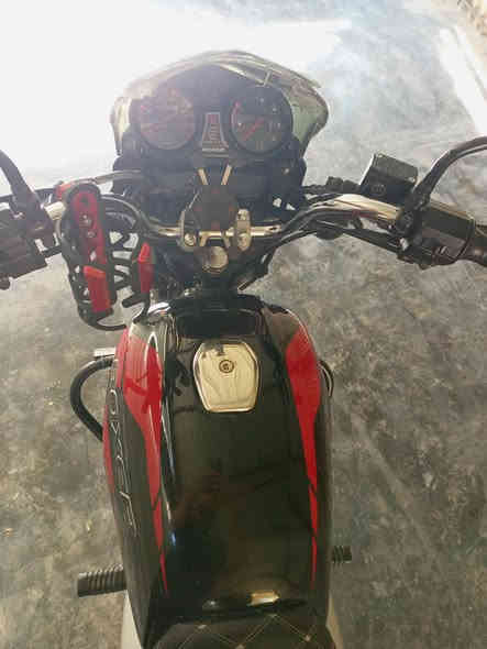 السلام عليكم دراجه بوكسر للبيع موديل 2023 اخر موديل مرقم بسمي دراجه زيرو مالتي الشخصيه مكفولة من كلشي انطيك بيها ضمان دراجه ذهب والله جاهزه كهربائيات شغالات محرك مكفول تحويل ثاني يوم نزلتها من الشركه ب2025/3/16 بعدها زيرو الياخذها مايخسر والله  السعر خاص مكاني بغداد التاجي 

رقم موبايل ***********
رقم موبايل رصيد واتساب ***********
