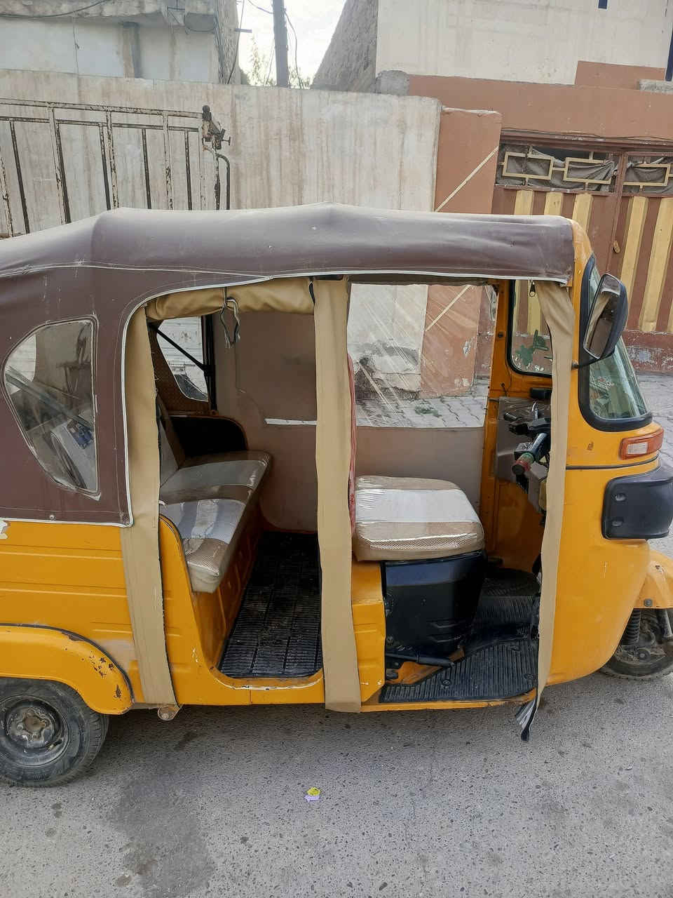 السلام عليكم من رخص الادمن تكتك للبيع موديل 2019 مرقم كامل تحويل ثاني يوم خير من الله المحرك مكفول نتقيص تبخير السنويه لغايه 2028 السعر 6250 وبيهه مجال ***********مكاني بعقوبه التحرير
