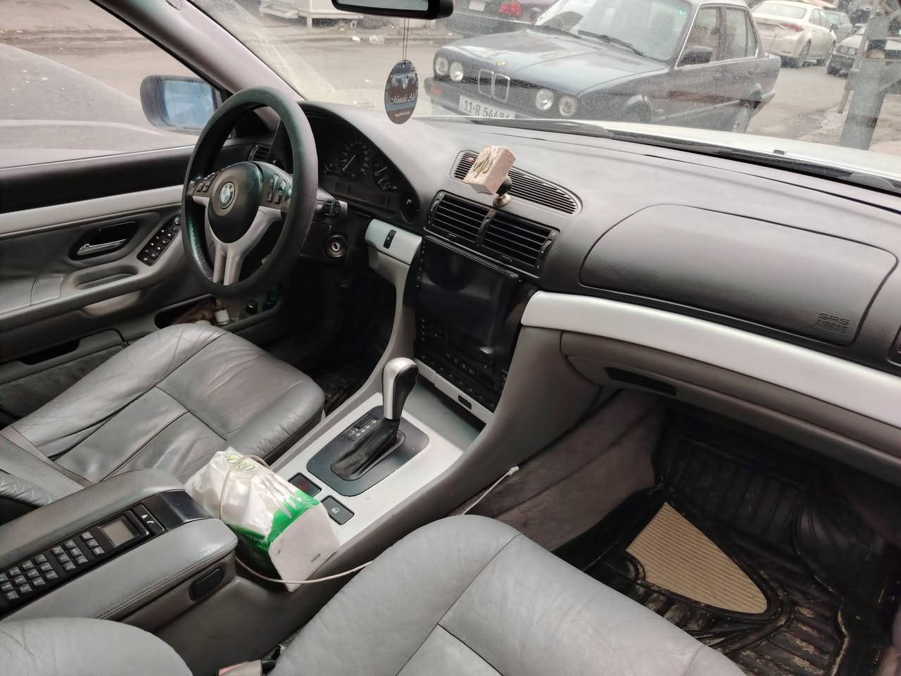 خفاش موديل 2000 محرك 44دينمو مي بغداد بسمي سنويه ل ٢٩ السعر ١١٥ مكانها كراده  ***********
