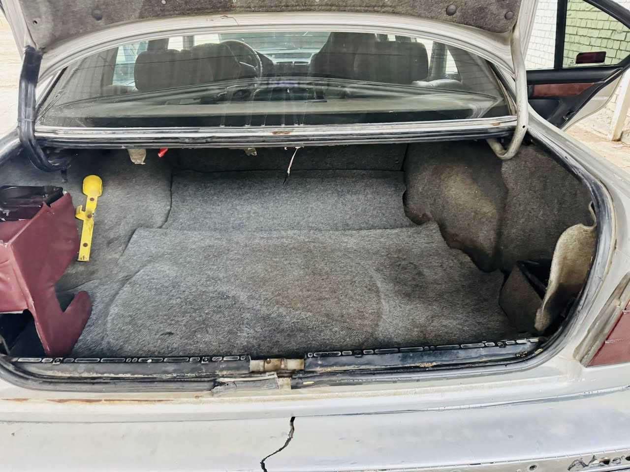 السلام عليكم

بي ام BMW

البيع موديل1992

525iمسكر عددل  

بلاد اوتماتيك  

اربعه جام كهرباي 

رقم بغداد تحويل ثاني يوم 

مكاني الحيدريه بين النجف وكربلاء 

السعر48وبيهه مجال حك الجيه 

السياره بدون ضرر جارده بيهه فقط

جاهزه السياره مكينه كير حداديه تخم تاير

اخوان التفاصيل اكثر الاتصال ‭٠٧٨٢ ٦٥٥ ٦٢٥٥‬

غير متواجد عالفيس  وبخدمتكم
