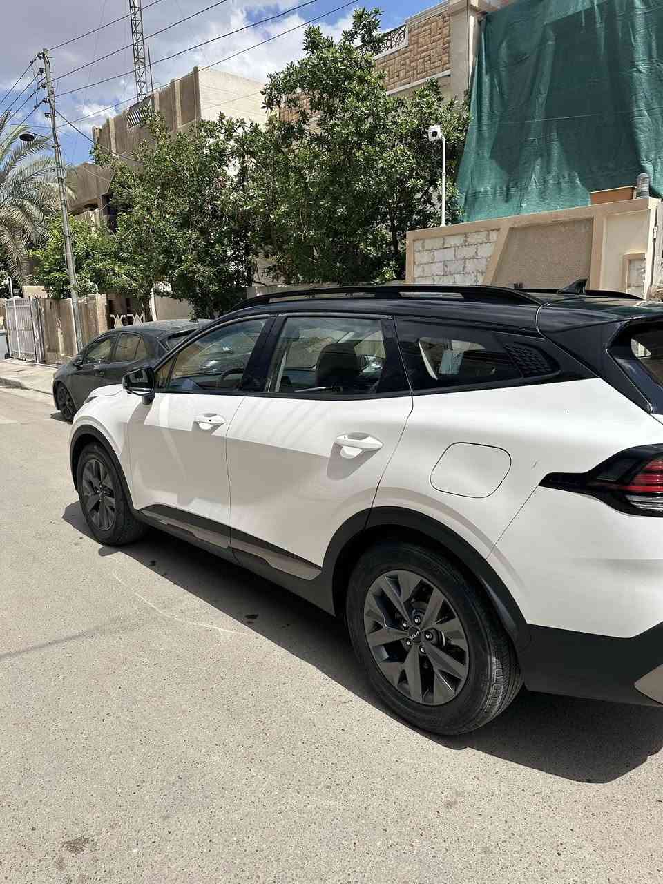 سلام عليكم سبورتج هايبرد موديل 2022 فول السيارة ماشية 27الف كشنات كهرباء تدفه وتبرد وتخزين ميموري بانورما صندوك كهرباء تحكمات بلستيرن 3 وضعيات قيادة 
مكان السيارة حي الاعلام 
السعر 32 مليون بي مجال
 الرقم ***********
