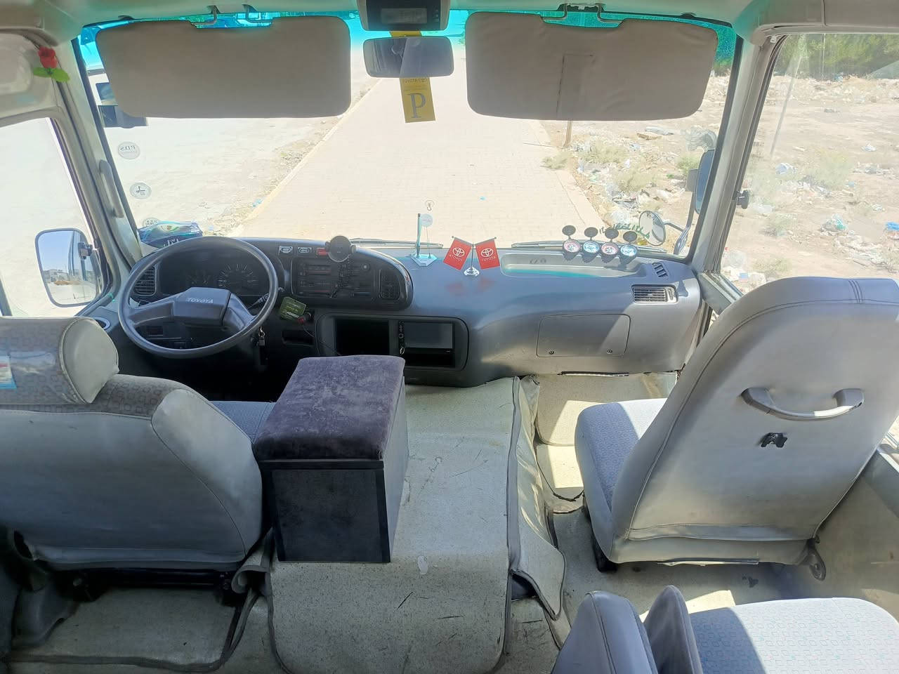 للبيع كوستر تيوتا موديل 2007 رقم بغداد بسمي سنويه جديد غرمه مصفره هيئه مواصلات كامل كير محرك اكسل تبريد كله  بل شراط غاز وابانزين مكاني كركوك سعر 205 رقم ***********
