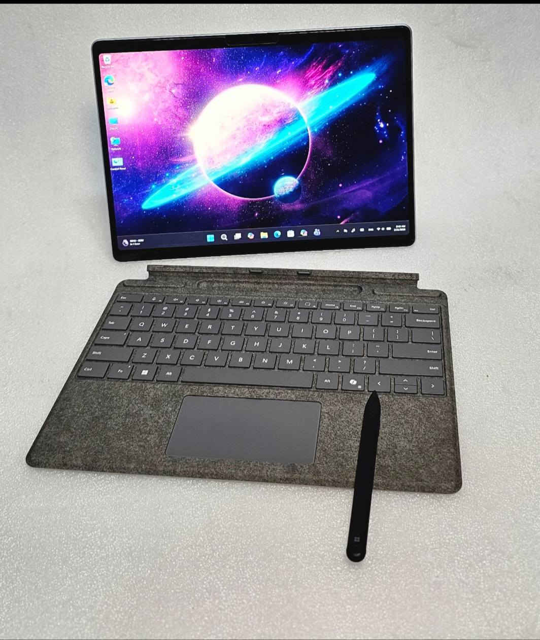 عشاق السـيرفس Surface pro 11 💎💎💎
افضل وانسب الاسعار😎💰. 
مواصفات ممتازه .: 
🤝🏻snapdragon 
🔥(Ram) 16 سلاسه تامة في تعدد المهام
💎(SSD) 256سريع جدا 
ركزلي 🔥👌🏻: والاهم عدد دورات الشحن 39 فقططط 🔴
يعني اخو الجديد اشتري وانت مطمئن من بطاريته 🙂‍↕️🔥. 
× ضمان 10 ايام 
يعني الضمان عندنا فول اخذ وانت مرتاح👍🏻🙂‍↕️
× توصيل لجميع المحافظات العراق  ومجاااااني
تواصل خاص او على الرقم ***********
