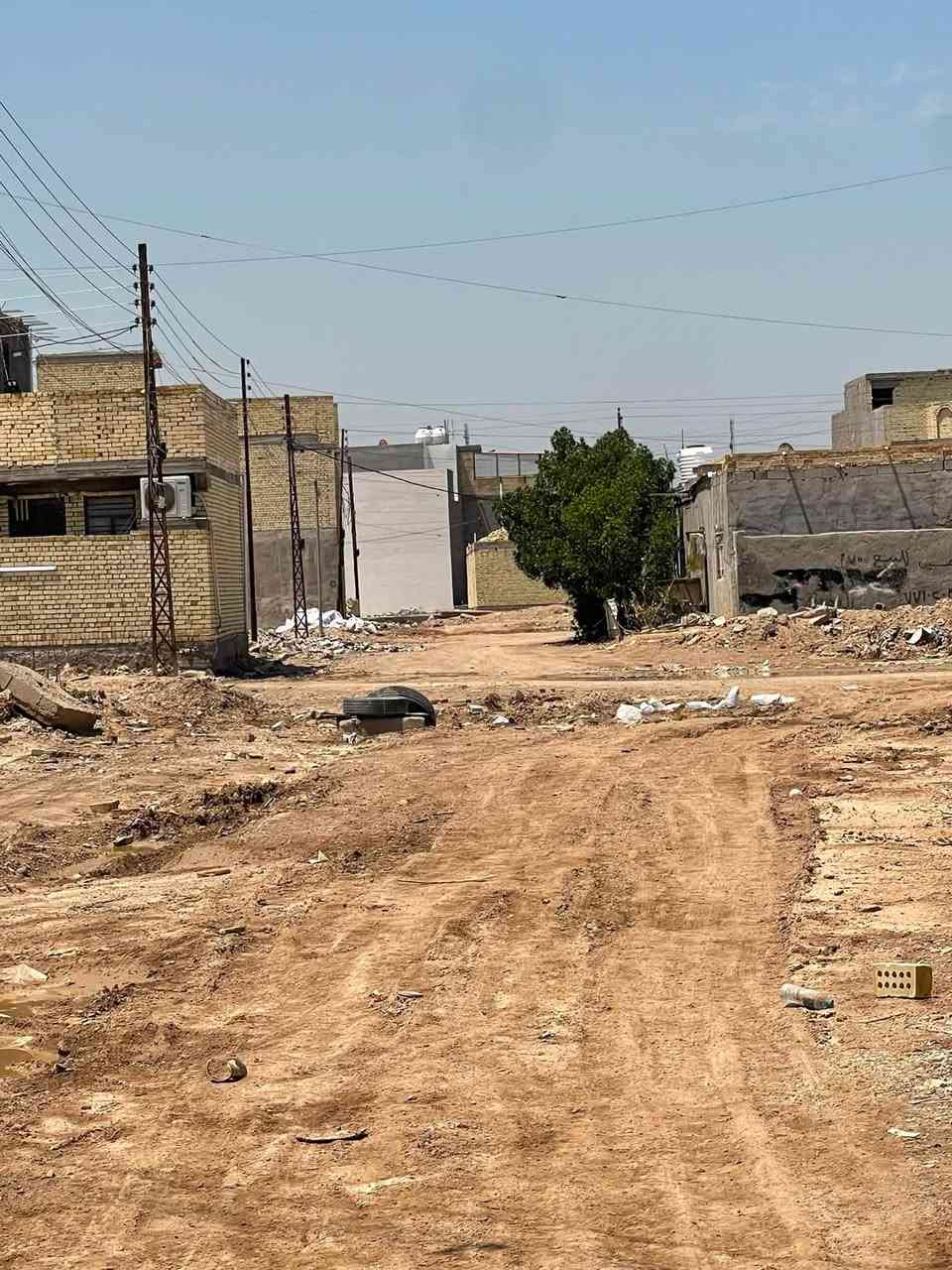 قطعة ارض 100متر 5*20 زراعي ابو مهدي العتابي قريبة من شارع 20 خامس فرع من جهة دخول الكلية العسكرية سند 25اقرار محكمة ثاني قطعة بصف الركن خدمات ماء كهرباء مجاري السعر 35وبيهة مجال ***********

