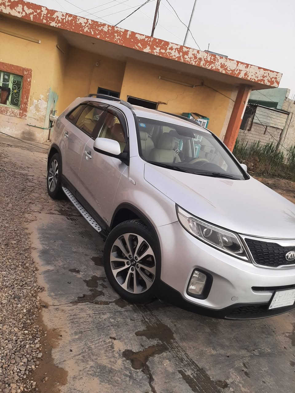 سورنتو موديل ٢٠١٣ شكل ١٤ خليجي ٧راكب
اللون سلفر رقم بغداد محرك ٦سلندرمحرك شركه ممفتوح

سياره داخل دوشمه ارضيه وكشن حداديه كلها جديده
تخم تاير ويلكب بلادي تبريد وكير ومحرك كله بشرط
السعر ١٦٠ وبي مجال للطيبين 
مكان السياره الفلوجه الصقلاويه 
للإستفسار اكثر 
***********
*********** معتز 
الله يرزق الجميع
