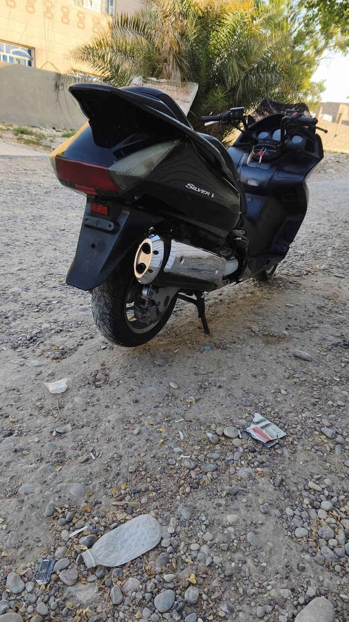 سلفر ونج 400 دراجه نكره سلف شلعه ومعدل 180 كهربائيات دبلات كلجات كلها خير من الله الدراجه فقط بيها دخان من بارده مكاني بغداد الشعلة السعر 9اوراق اشراي يتصل ***********

