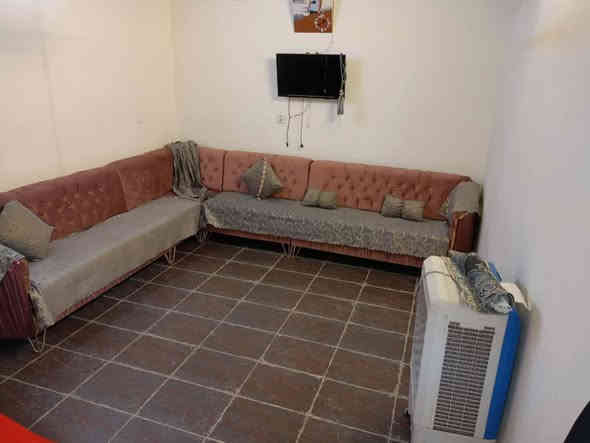 بيت تجاوز ١٥٠ متر
بيه غرفه ومطبخ ومنور وصحيات وحمام
واستقبال وطرمه جبيره ومخزن داخل الطرمه
للبيع العنوان بل تراث تقاطع الربيعي بظهر قائد الشمري
جاهز للاخير مي كهرباء مجاري السعر 10 مليون
تلفوني ***********
