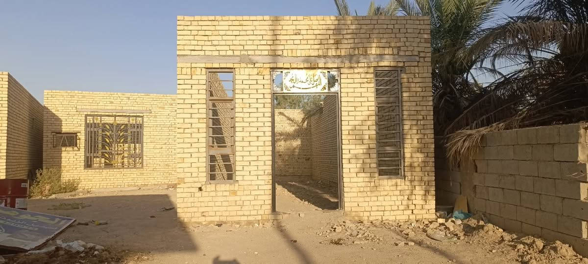 هيكل للبيع المساحه 485متر+محل مقابل معمل الألبان على الشارع الرئيسي طابو زراعي 
ثلاث غرف هول براني مطبخ صحيات داخليه وخارجيه 
للاستفسار اكثر مراجعة مكتب دبي أو مراسله خاص 
*********** وتساب ✅

