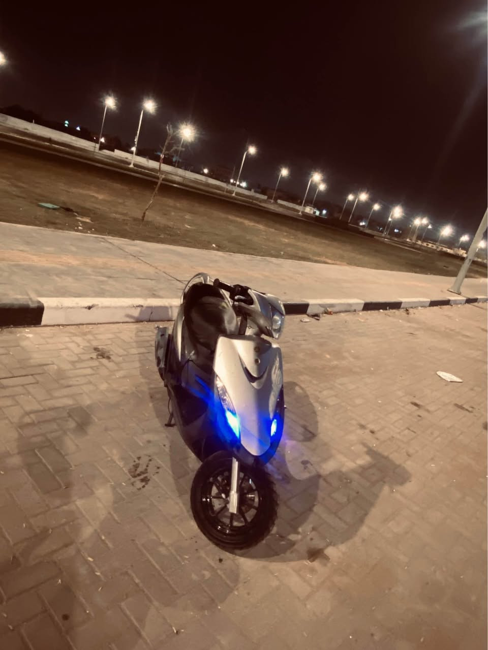 السلام عليكم للبيع ماكس عدله مال رمبه صارلي شهر من منزلها الدراجه جديده مختمه مكينه ما مفتوحه بيها شيال رياضي اصلي وبيها وياله رياضي مشيف دبلات رياضي تايرات جدد توه شادهن رايدها ب950
لاستفسار : *********** البصرة, العراق
