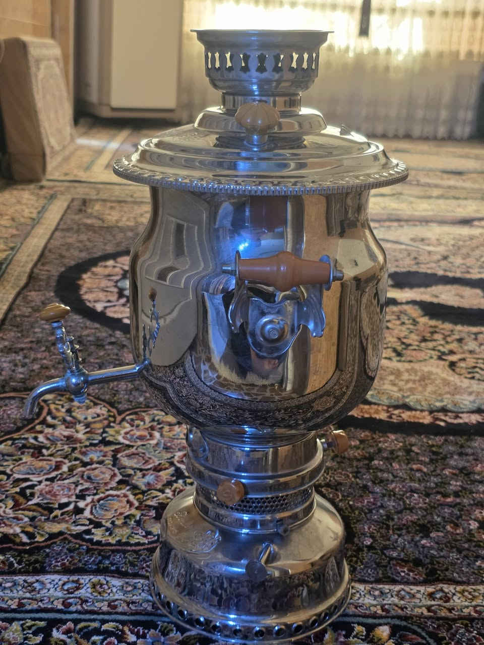ئەم سەماوەرە بۆ فرۆشتن 85 معمەلە 📞 ***********
