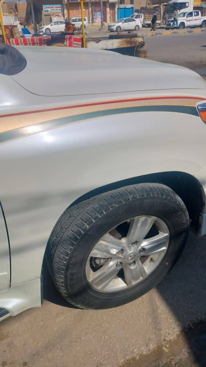 السلام عليكم
لاندكروز جكسارة للبيع 
المحرك 6 سلندر 
موديل 2012 
حساس امامي 
حساس خلفي 
زراك لايت 
8 ايرباك
كامره خلفيه 
الكشنات جلد 
كشن السايق كهرباء 3حركات
دفيدي بلقماره 
ماشيه 190 الف 
بصمه دخول 
بصمه تشغيل
مرايه الداخل اوتو دم
فتح وقفل الجام من البصمه
مري شفط 
مري متحركه على البك
ثلاجه 
فتحه
وبعد مواصفات الاندكروز المعروفه
السيارة كفاله عامه باستثناء اقل من شبر صبغ الدعاميه الاماميه عنوان السيارة النجف الاشرف 
السعر   340 مع المجال
***********
