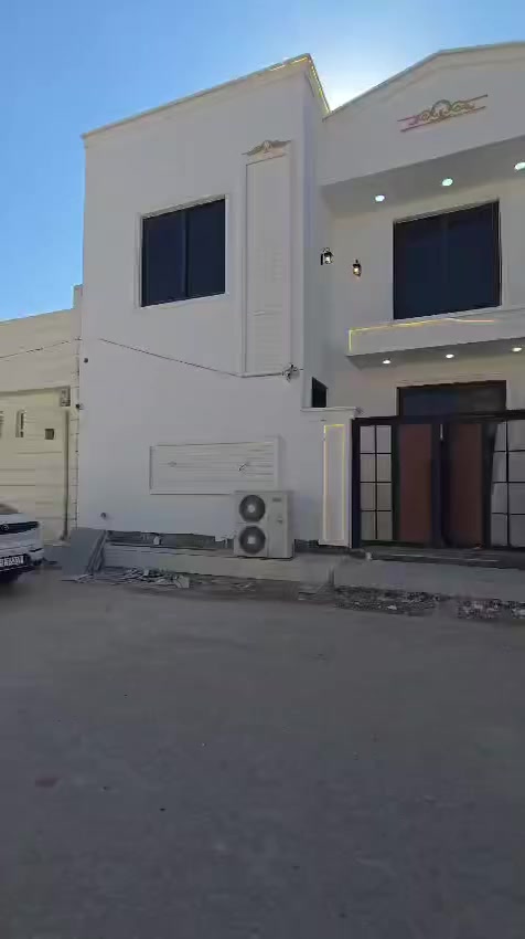 بيت زراعي سند 25
العنوان التقيه الثالثه داخل مجمع الروان النموذجي 
المساحه 150
الواجهه 15
النزال 10
البيت طابقين
عدد الغرف 4
استقبال
صاله عدد 2
مطبخ 
مجمعات صحيه طابقين
واتساب ***********
