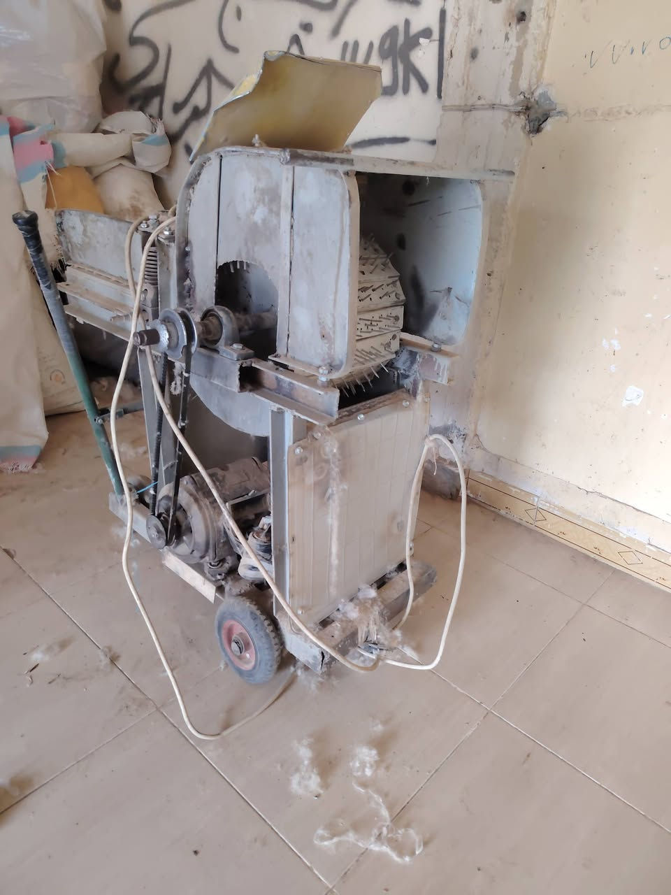 ندافه مال صوف وكطن وديباج لبيع مال سعره 550بهه مجال مكان كركوك واحد حزيران
***********
