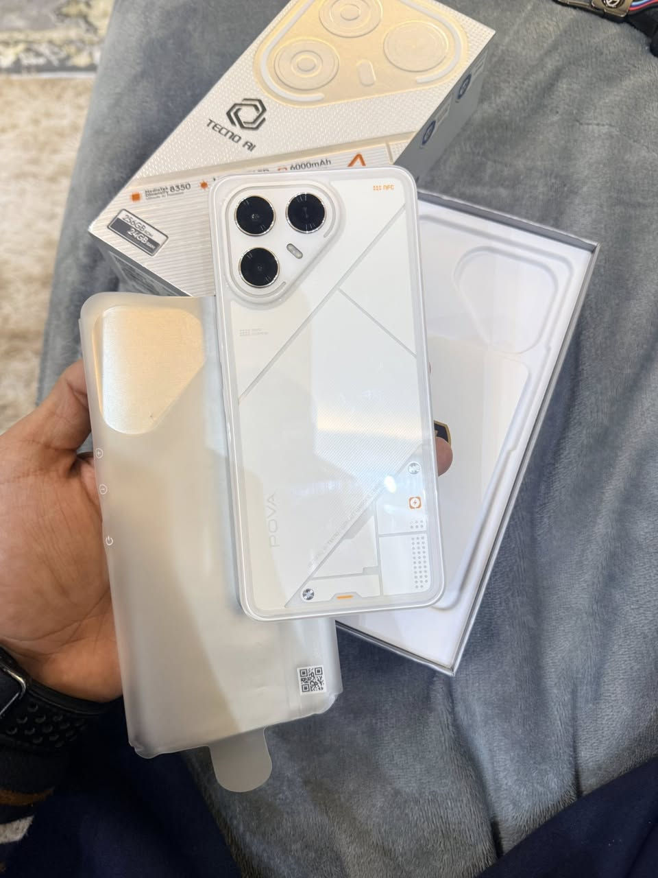� تكنو بوفا 7 الترا
120 فريم بل بوبجي 
📱 شاشة AMOLED 144Hz هرتز
🚀 معالج Dimensity 8350 ultimate قوي 
للالعاب الثقيلة
ذاكره256 
الرام داخلي24 جهاز راقي كلش وقوي
🔋 بطارية 6000mAh + شحن سريع 70W
📸 كاميرا 108MP تصوير أسطوري
جهاز بعده اخو جديد مستخدم سبوعين فقط
السعر: 340 الف وبي مجال للشراي
 الجديد ماله420 الف 
✨ جهاز يجمع القوة، الجمال، والتكنولوجيا الحديثة!
عنوان انبار رمادي 
استفسار ***********
