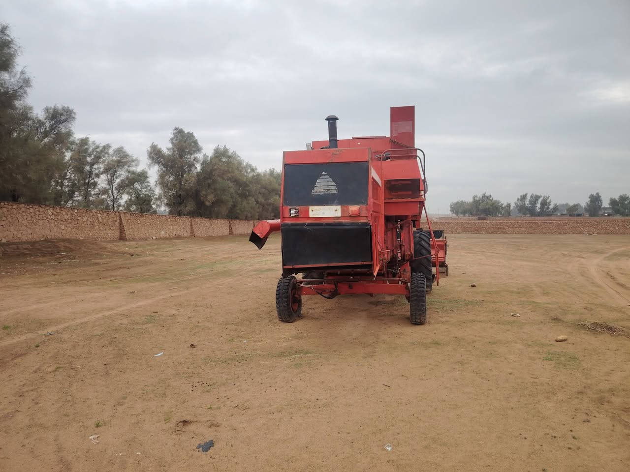 حاصده  موديل 1990للبيع ***********لللسفسار
