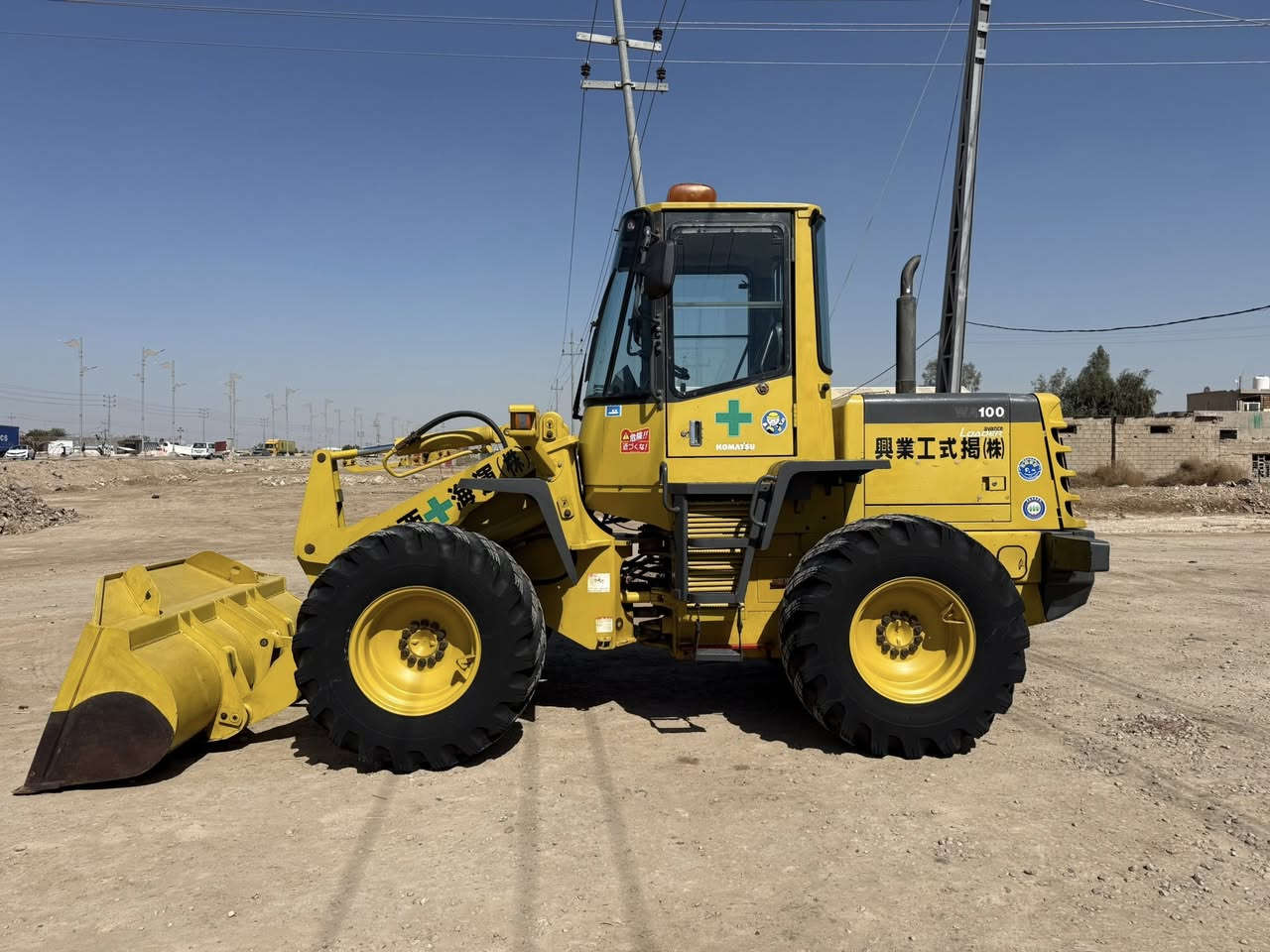 السلام عليكم شفل كوماتسو حجم WA100 محرك    محرك ٦ سلندر كير مكانيك تبريد بلادي عدد الساعات 2150 ساعة دخول جديد للعراق مكفول كفالة عامة شفل بحالة زيرو العنوان واسط الصويرة ***********
