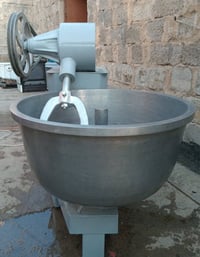 للبيع عجانه جيس ٥٠ كيلو جديده على الكهرباء مكاني بغداد قرب الكاظمية ال...