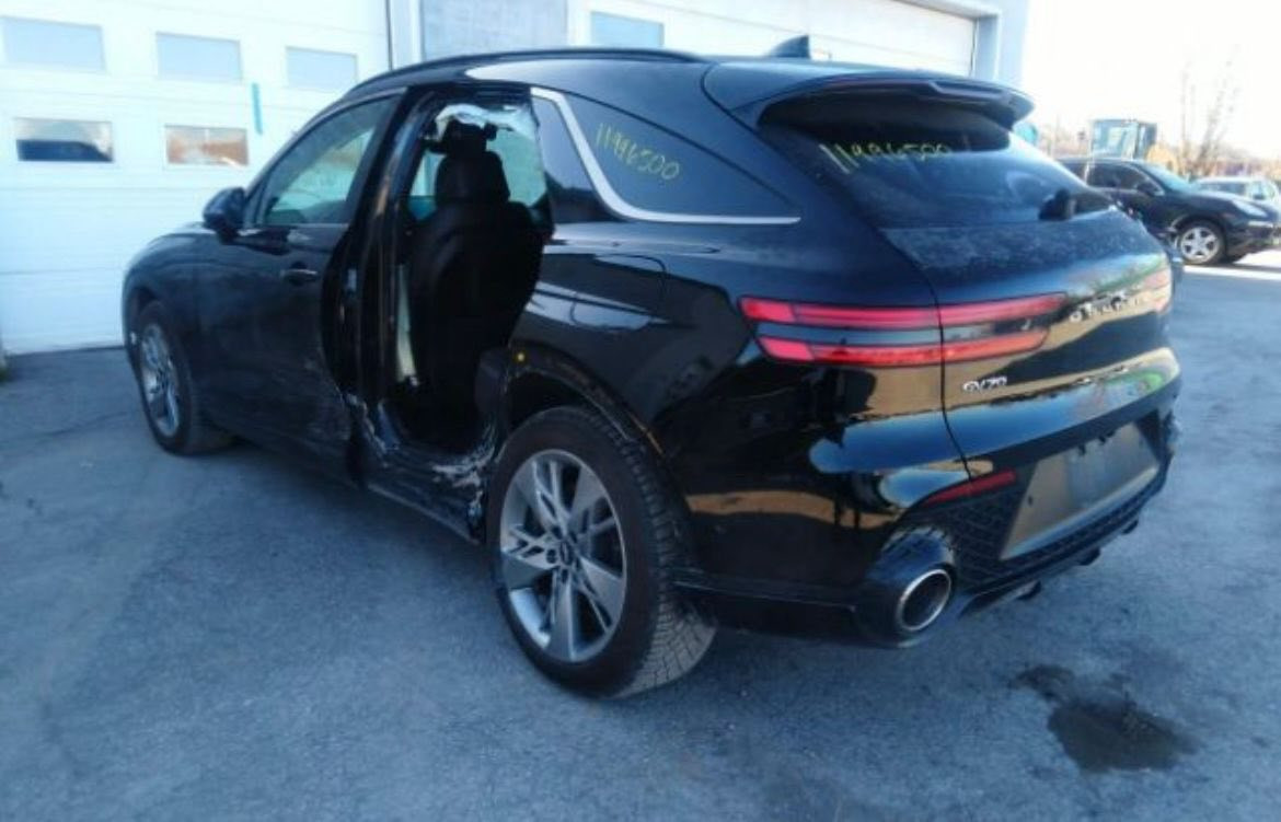 Genesis GV70 Sport Prestige 2023
جينيسيس سبورت بريستيج محرك 2500 توربو داخل احمر  رقم بغداد

عداد المسافة : 49 الف ميل حادثها باب السايق بي صبغ و باب ورة السايق مبدل اصلي ايرباك بردة فقط 
صور الحادث موجودة بالمنشور
الاستفسار ***********
