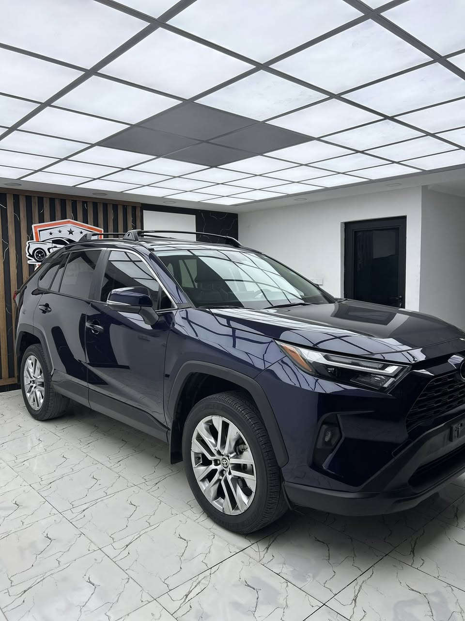 🔥🔥 شركة أرض السلطان لتجارة السيارات 🔥🔥

🚙✨ تويوتا رافور XLE Premium موديل 2024 ✨🚙

🇺🇸 وارد أمريكي – Clean

⚙️ محرك 2.5 لتر

⚙️ 4 سلندر

💪 قوة تقريباً 203 حصان

🚗 قير أوتوماتيك 8 سرعات

🛞 دفع كلي AWD

⭐ أهم المواصفات:

✔️ فتحة سقف 🌞

✔️ مقاعد جلد فاخرة 🛋️

✔️ مقعد السائق كهرباء 💺

✔️ تدفئة مقاعد أمامية 🔥

✔️ شاشة لمس كبيرة 📱

✔️ Apple CarPlay & Android Auto

✔️ شاشة عدادات ديجيتال 🎛️

✔️ بصمة تشغيل + دخول ذكي 🔑

✔️ جنوط 19 إنچ ✨

✔️ كاميرا خلفية + حساسات 📸

✔️ رادار + أنظمة أمان متكاملة ⚠️

✔️ مثبت سرعة

✔️ إضاءة LED

🔥 السيارة نظيفة وجاهزة

📍 شركة أرض السلطان – ثقتكم مسؤوليتنا

📞 للحجز والاستفسار:
☎️ 0750 429 6877
