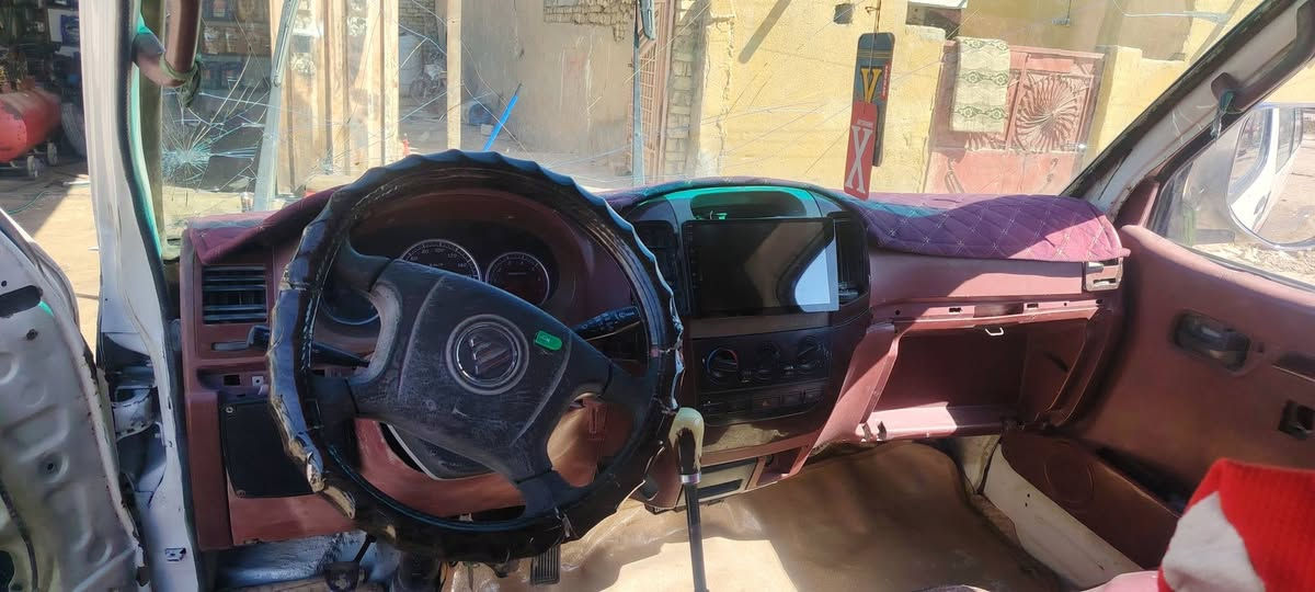 سلام عليكم سيارة فتون موصليه موديل 14سياره جاهزه كير مكينه اكسن طخم تاير مكان ناصريه سعر 25وبيه مجال ***********
