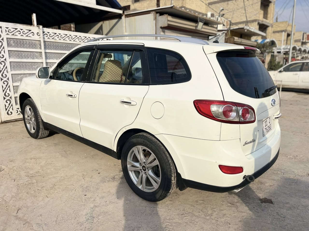 سلام وعليكم سنتافي موديل 2010خليجي فول مواصفات فتحة بصمة حساسات خلفية شاشةكامرة خلفية سيارة ما ناقصهة اي شي تخم تاير تدفئة وتبريد ثلج مكينة  3.5 السعر 135مكاني بغداد رقم الهاتف ***********
